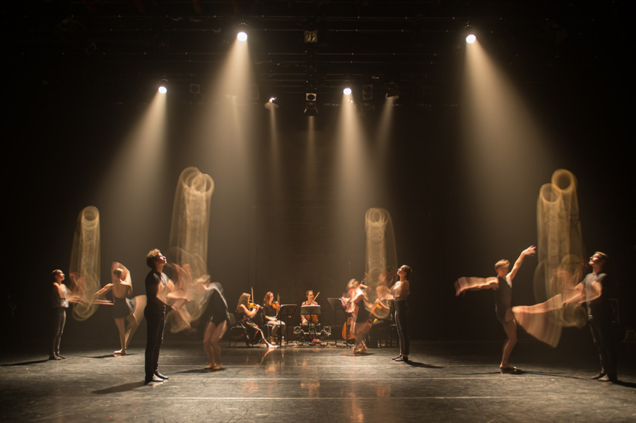 Gandini Juggling "4x4 Ephemeral Architectures" at The Linbury Studio Theatre, London on January 12 2015. Directed by Sean Gandini, choreographed by ex Royal Ballet dancer Ludovic Ondiviela and featuring a lighting design by Guy Hoare, 4 x 4 will premieres on 14th January 2015 as part of the London International Mime Festival Photo: Arnaud Stephenson